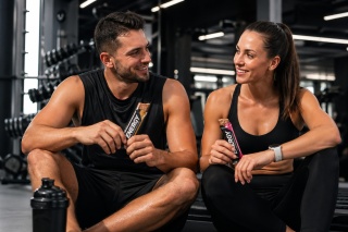 Baton energetyczny o smaku kokosowym zdrowy skuteczny naturalny smaczny High5 Energy Bar Coconut 55g