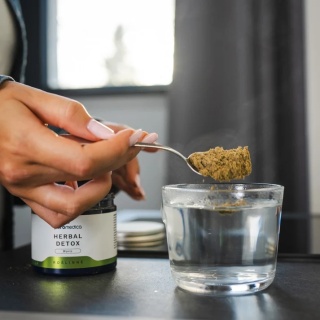 Herbal Detox detoksykacja i oczyszczenie organizmu ZDROWA wątroba BEZ konserwantów barwników glutenu laktozy VEGAN Puromedica